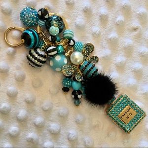 FOR @cynb18 😁😁😁 TEAL PERFUME BOTTLE & BEE!